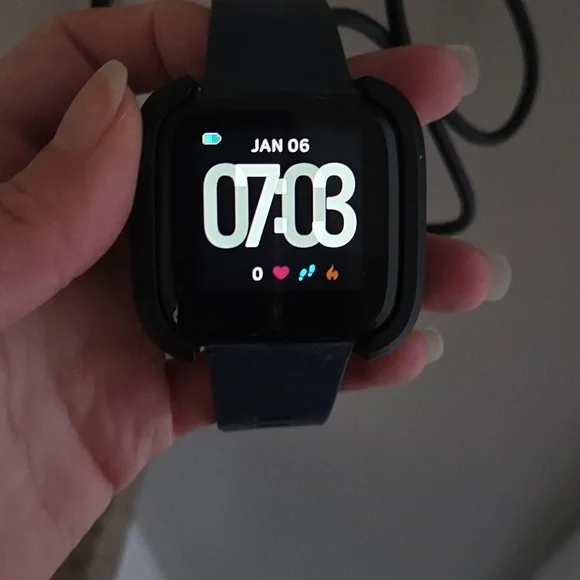 Fitbit Versa Smart Watch - Picture 7 of 7